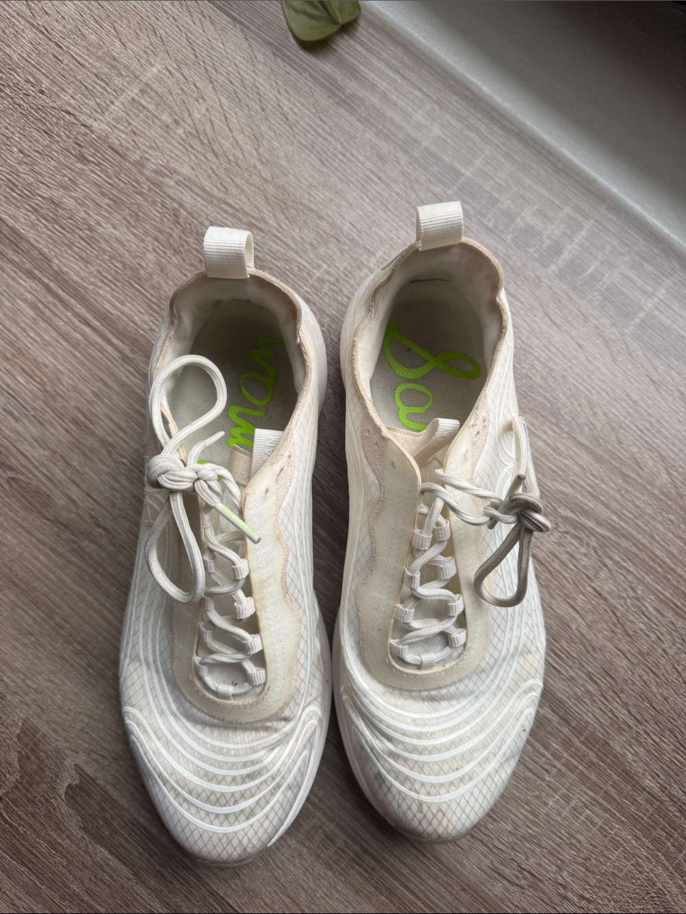 Women’s Lightweight White Athletic Sneakers